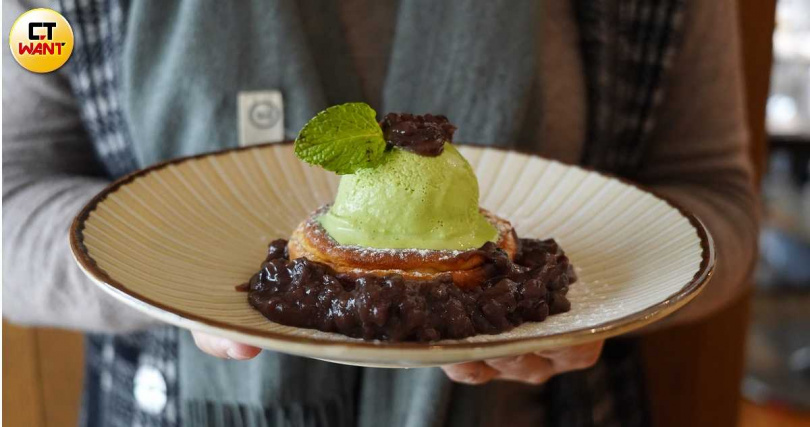 「抹茶冰淇淋紅豆鮮乳清蛋糕」。（280元，圖／魏妤靜攝）