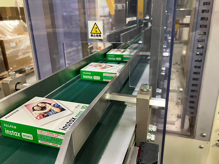 拍立得熱潮全球延燒！富士宣布斥資 50 億日圓擴充 instax 底片產線