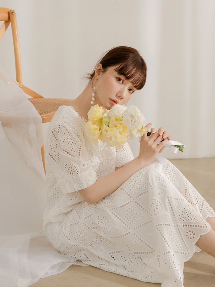 細緻雕花蕾絲短袖長洋裝