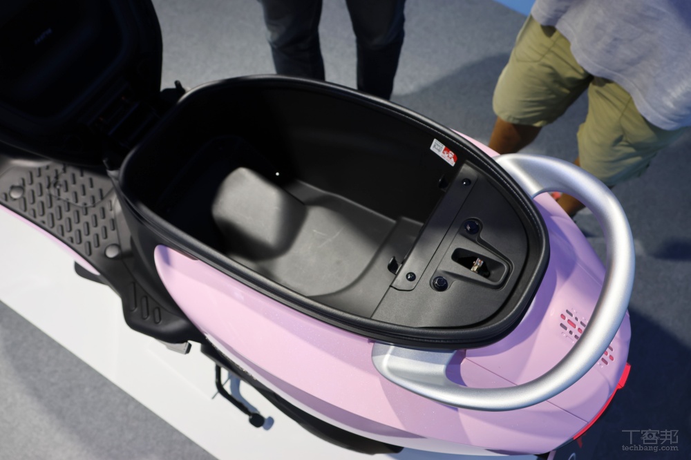 KYMCO Yogurt 125 光陽全新車款售價8.35萬元起，李多慧代言鎖定年輕機車族群