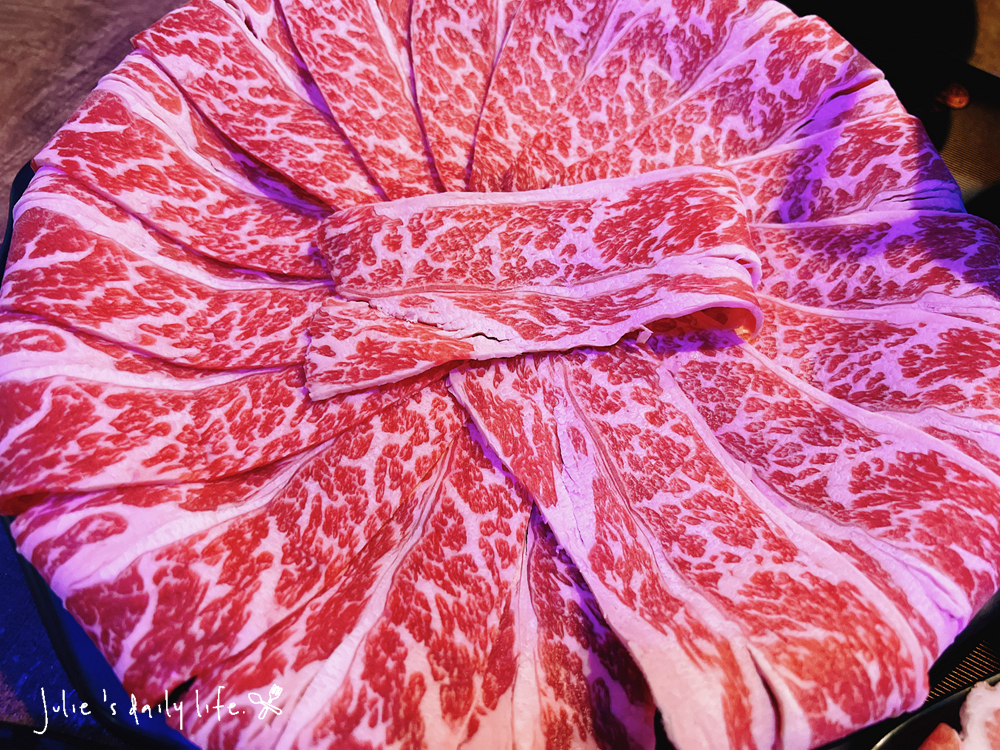 刷刷鍋,和牛,文化路,板橋,板橋火鍋,板橋車站,活蝦,海牧,海牧水產鍋物,海牧火鍋,海鮮,涮涮鍋,火鍋,火鍋推薦,聚餐推薦,鍋物,餐廳推薦,鴛鴦鍋,麻辣鍋 @跟著Julie一起走吧