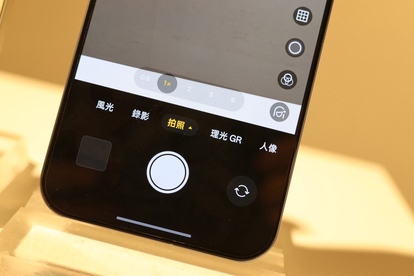 realme GT 8 Pro 正式發表：與 RICOH GR 合作街拍模式，內建 2 億畫素長焦鏡頭