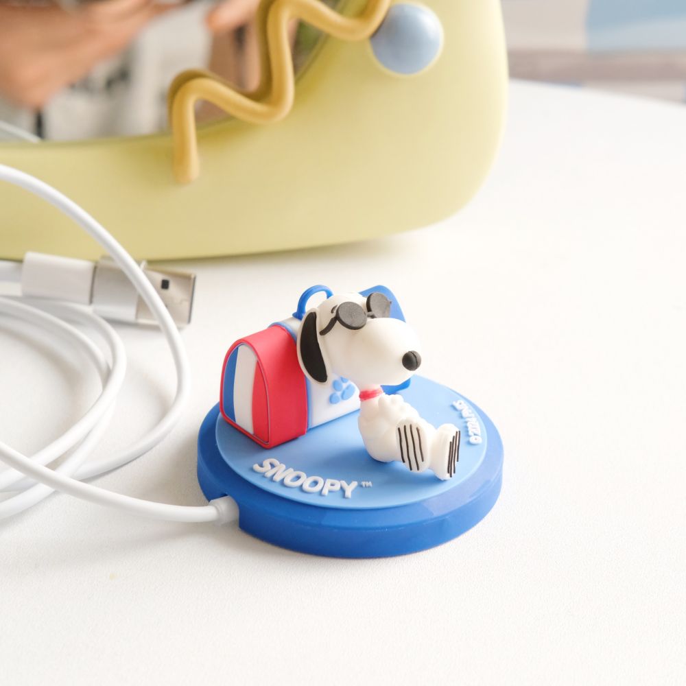 《Snoopy》為你充電！｜旅行史努比公仔磁吸充電盤