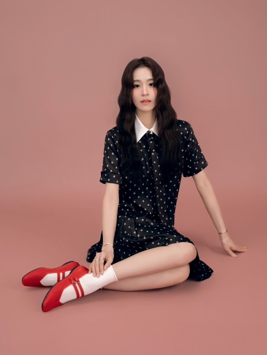 D+AF雲織鞋穿搭推薦 【3D零感雲織鞋】雙帶方頭瑪莉珍鞋 圖片來源：@yitzenn穿搭