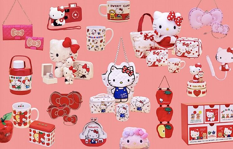 在「Hello! You」及「Hello! Memories」等展區中，可欣賞到經典的初代 Hello Kitty 複製絨毛玩偶，並回顧從角色誕生初期即與粉絲互動的周邊商品誕生歷程。