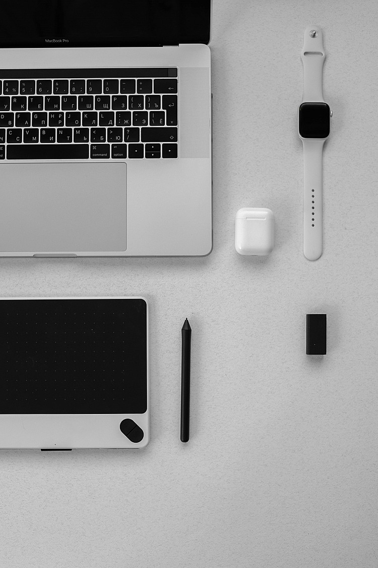 行動電源一律只能隨身帶上飛機，絕對不能託運