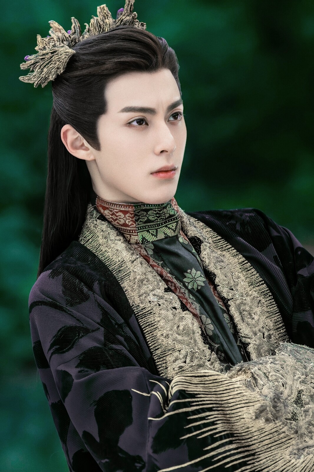 網議「近十年最帥」10位古裝劇男主角！肖戰、楊洋被提名，羅雲熙很仙，但呼聲最高是他