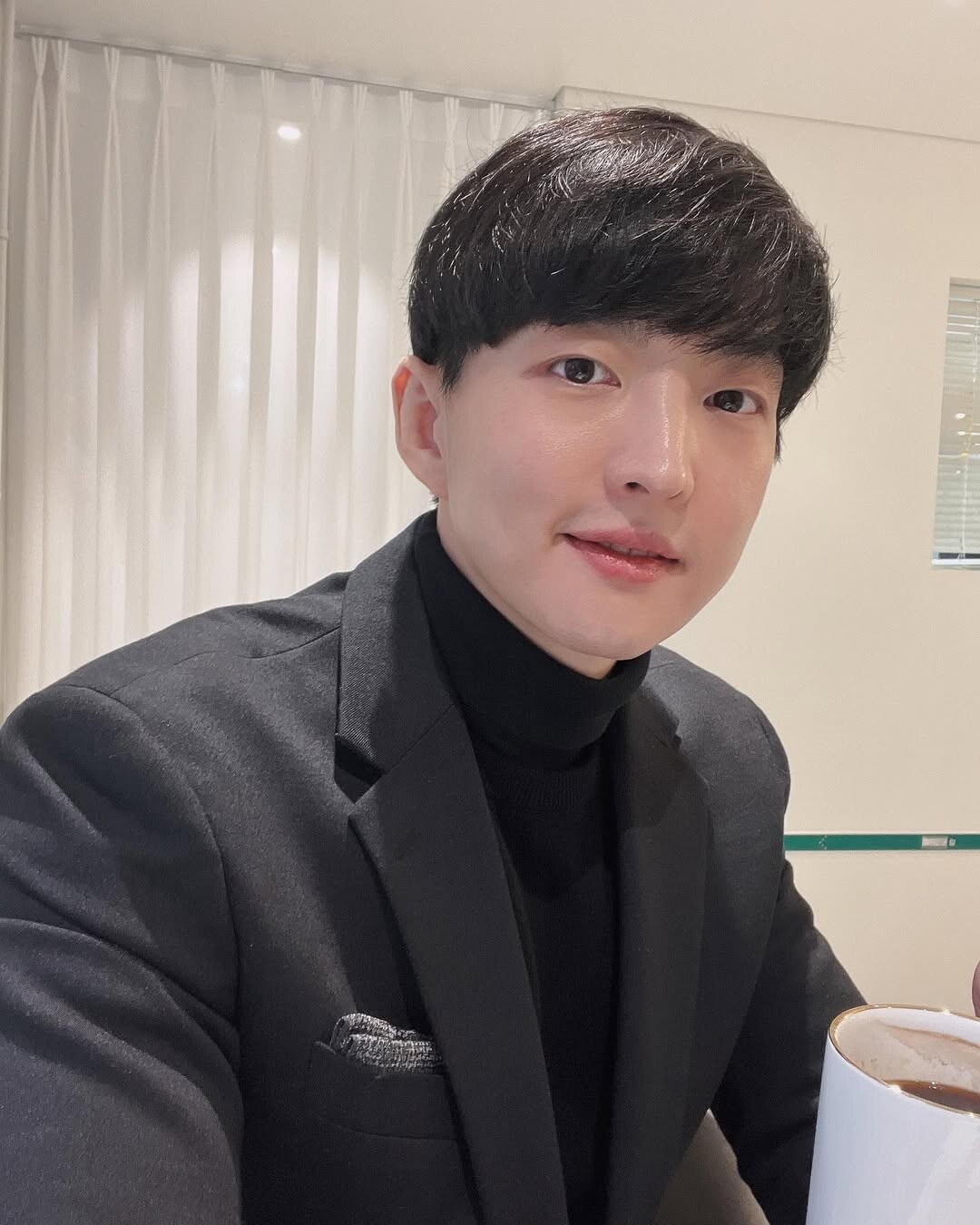 韓國最新36歲億萬富翁撞臉宋仲基！ 身分竟是爆火Medicube美容儀 CEO