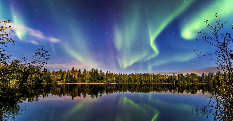 世邦旅遊推出早鳥優惠，北美阿拉斯加賞極光行程於今年9月底開始出發，現在購買最高第2人減8千元。（圖／世邦旅遊提供）